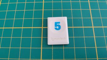 Tuile chiffre 5 cinq bleu jeu de société Rummikub Le rami des chiffres jeu de voyage Hasbro #C68