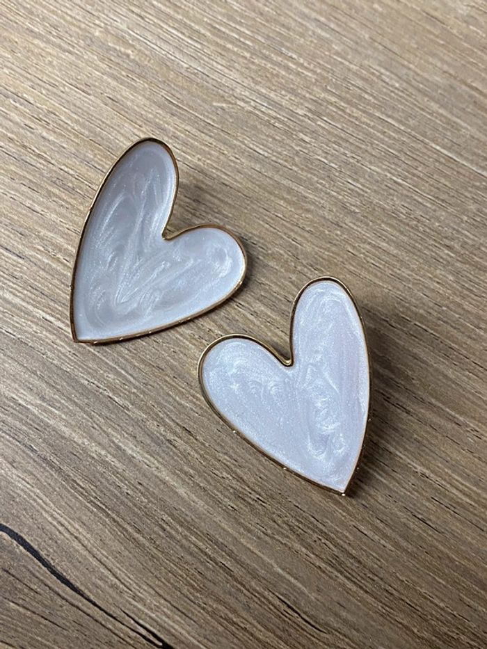 Paire de boucles d oreilles acier coeur blancs - photo numéro 2
