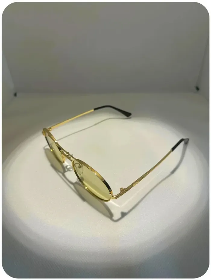 Lunettes de soleil - photo numéro 2