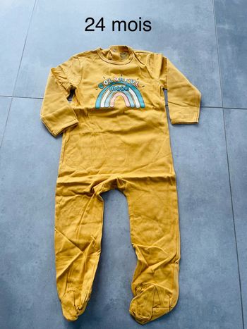 Pyjama moutarde arc en ciel 24 mois kiabi