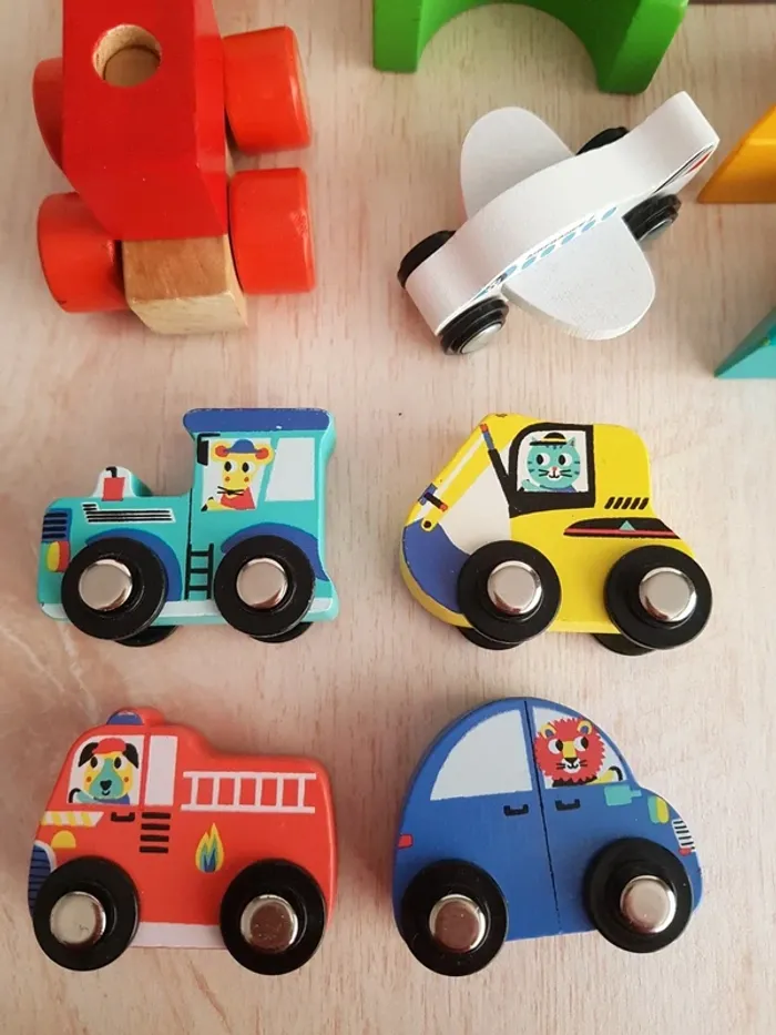 Voitures Auzou, totem et blocs de construction en bois - photo numéro 20