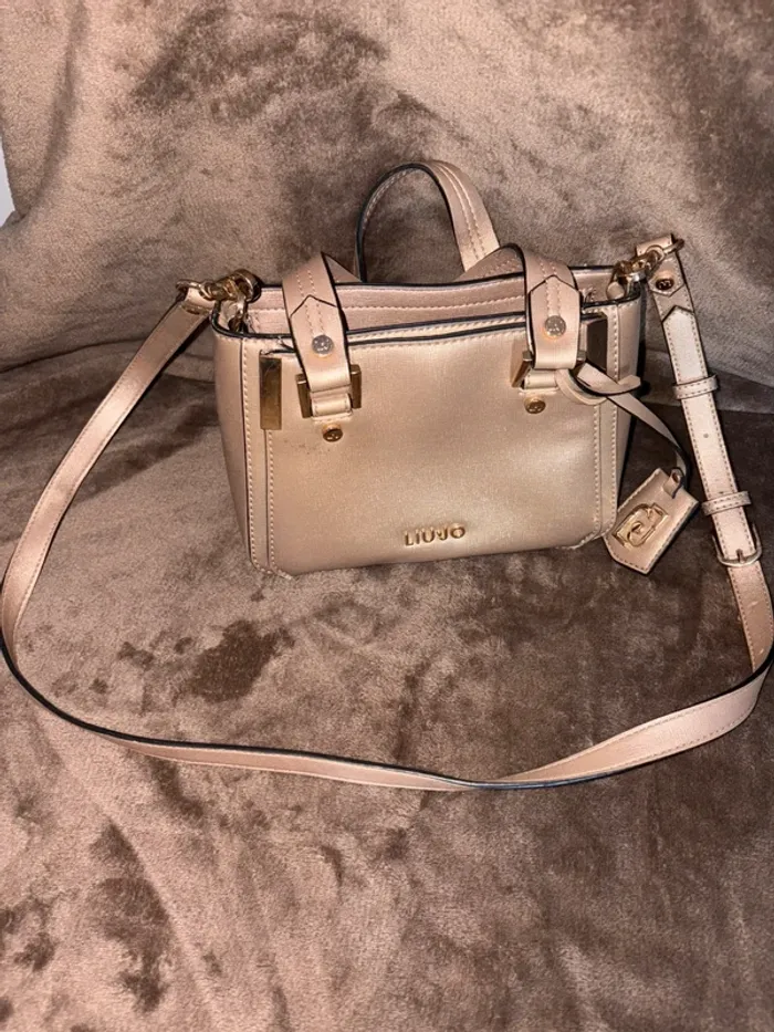 Sac à main Liu jo Xs Stachel Couleur or en très bon état - photo numéro 4