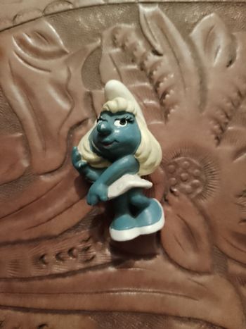 figurine de schtroumpfette bleue/blanche vintage années 80.