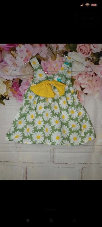 Robe fleurie avec son chapeau 18mois