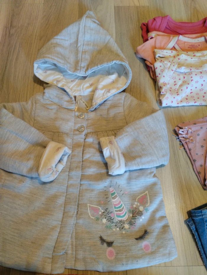 Lot (20 articles) fille toutes saisons, taille 12 mois. - photo numéro 2