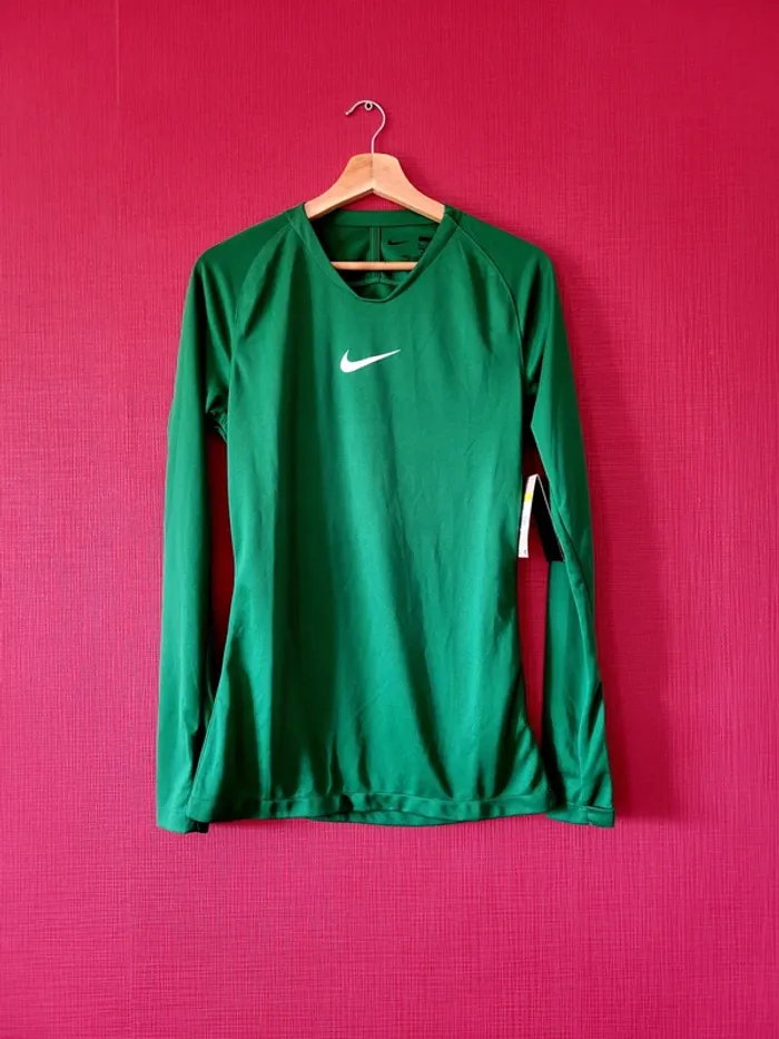 Nike – T-shirt Vert Neuf – Taille S – Top qualité, prêt à partir !