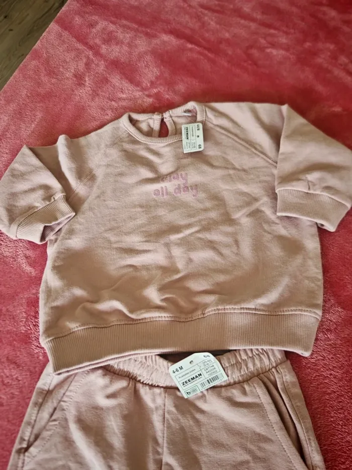 Ensemble jogging - photo numéro 2