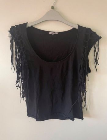 Tee-shirt noir à franges