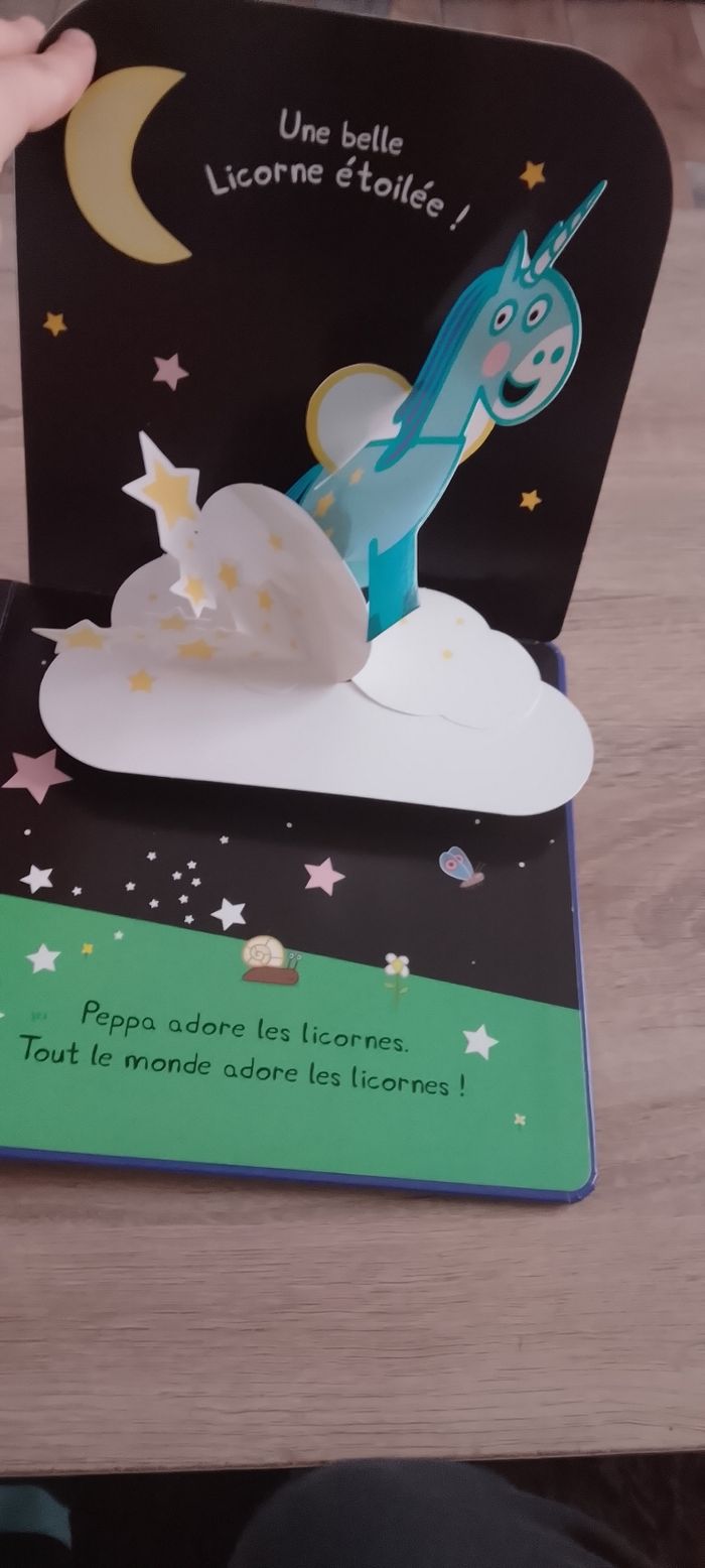 Livre Peppa pig et les licornes - photo numéro 4