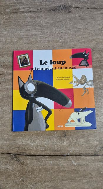 Livre Le loup qui enquêtait au musée 