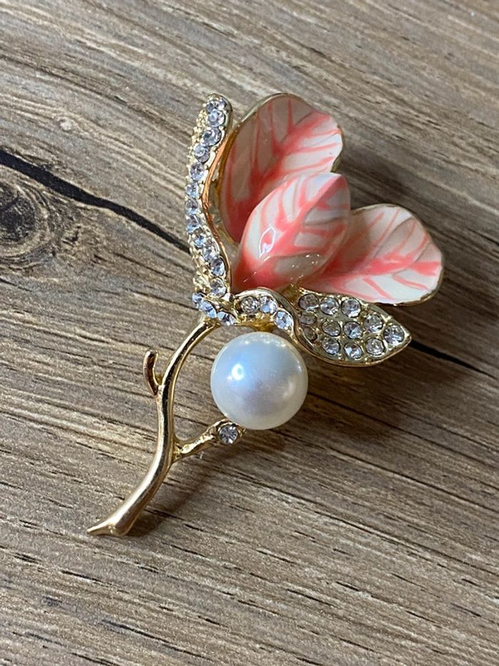 Broche fleur strass émaillé tendance - photo numéro 2