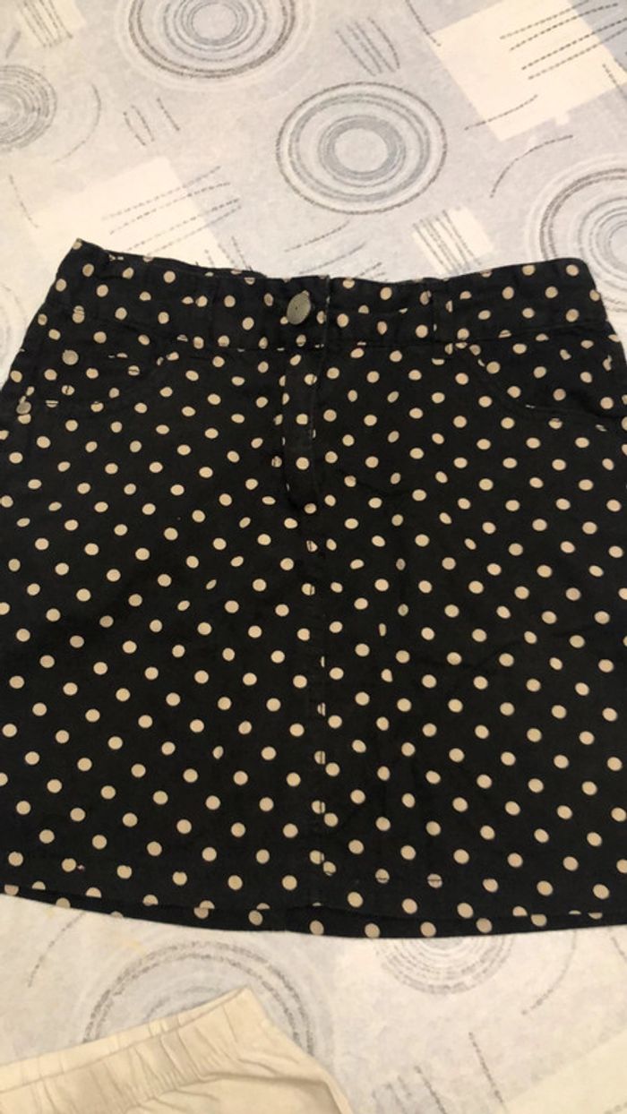 Lot 2 jupes 10 ans (1 noire à pois beiges et 1 blanche unie) - photo numéro 2