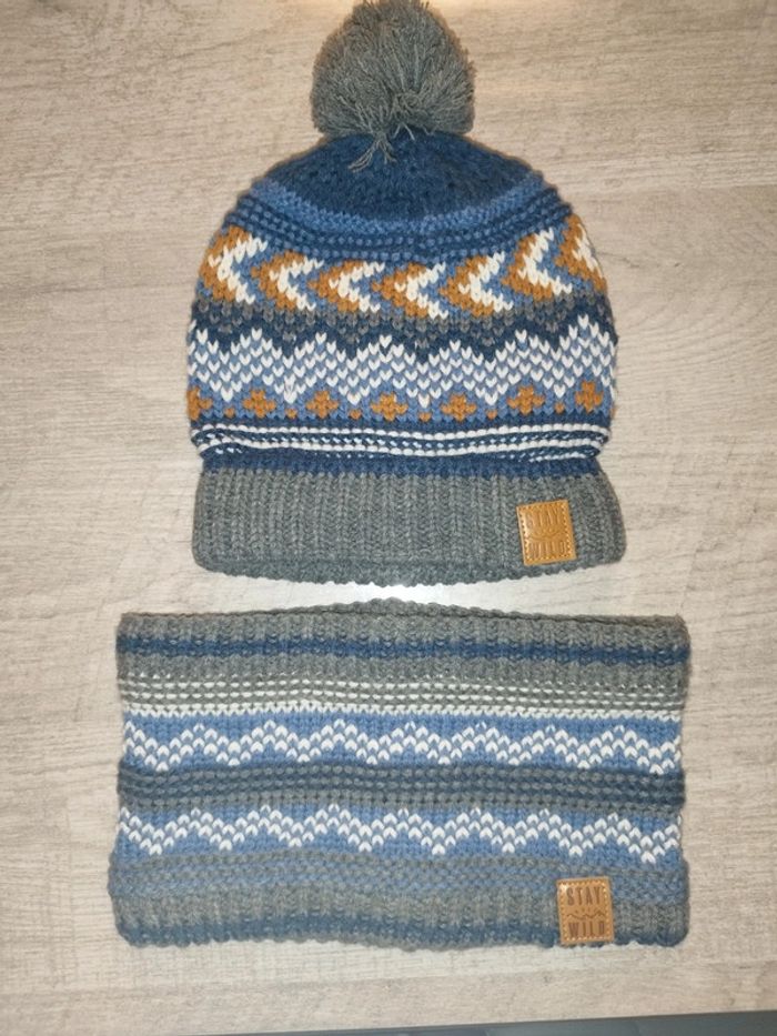 Bonnet et tour de cou