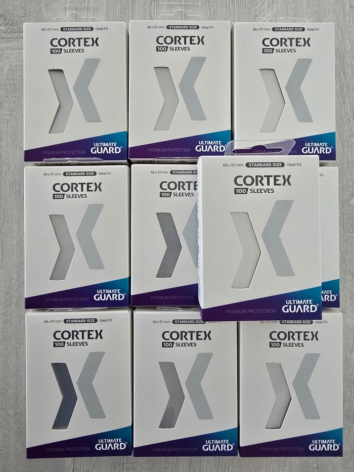 Lot de 10 paquets de 100 sleeves Ultimate Guard Cortex Transparent