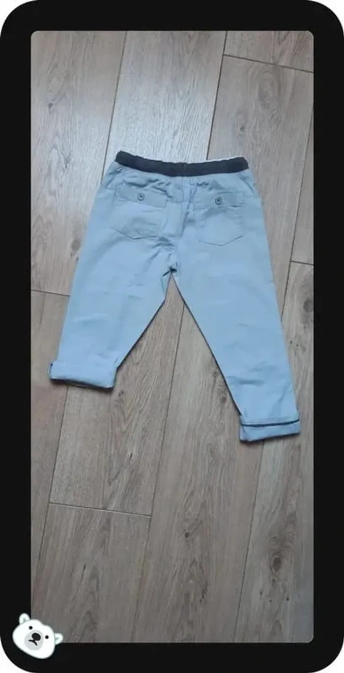Pantalon obaibi 3 ans grise clair en très bon état - photo numéro 4