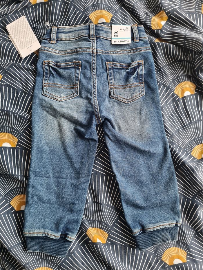 Jeans taille 18/24 mois soit 92 cm taille réglable neuf - photo numéro 2