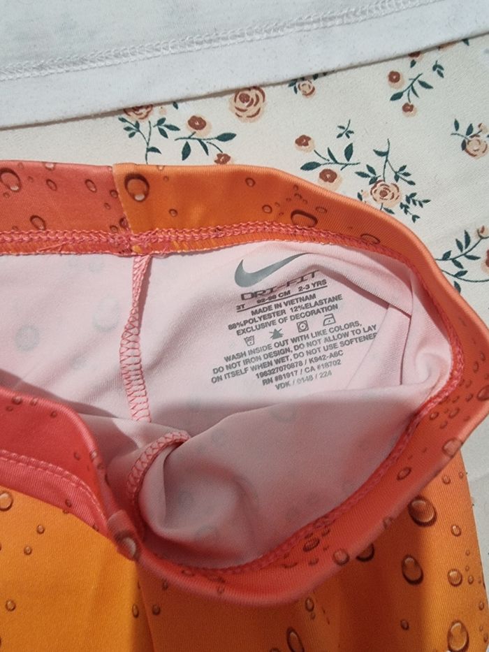 Ensemble sport Nike 2/3  ans - photo numéro 4