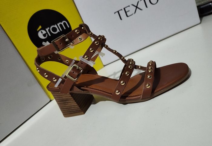 Sandales texto en cuir véritable - photo numéro 3