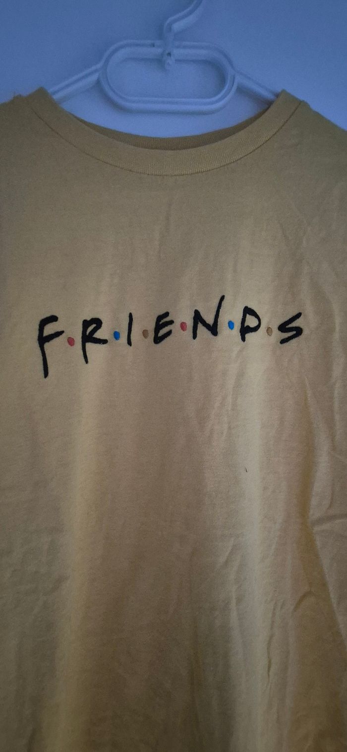 T-shirt friends 12 ans - photo numéro 3