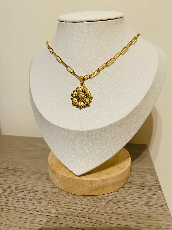 Collier à gros maillons doré avec pendentif fleurs acier inoxydable - photo numéro 2