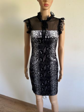 Robe noire et imprimée Soky&Soka taille S jamais portée