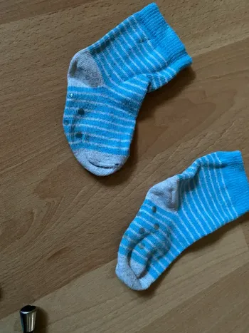 Chaussettes antidérapantes rayée bleu gris Taille 18-20