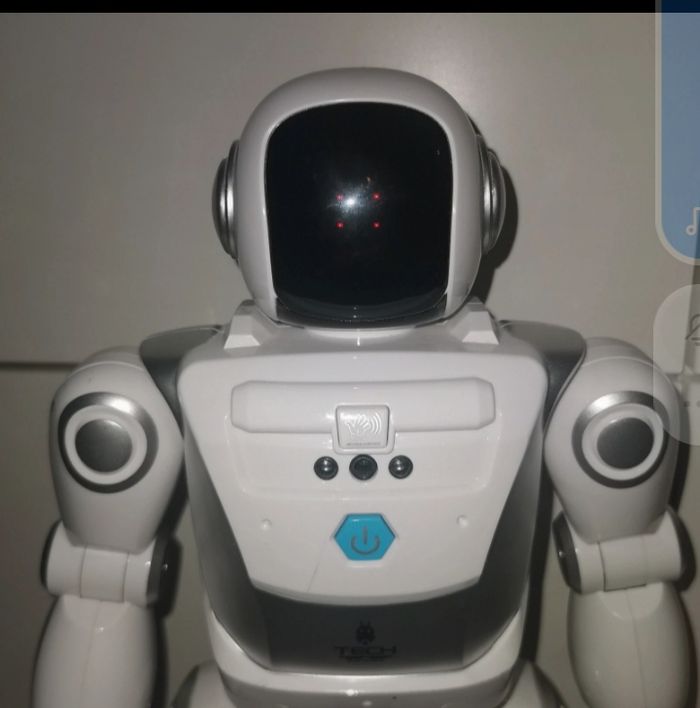 Robot télécommande avec une multitude de combinaisons - photo numéro 3