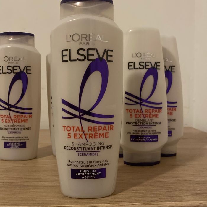 Lot de six produits dont trois shampooings total, repères, cinq extrêmes shampooing, reconstitution intense et trois après shampooing démêlant - photo numéro 2