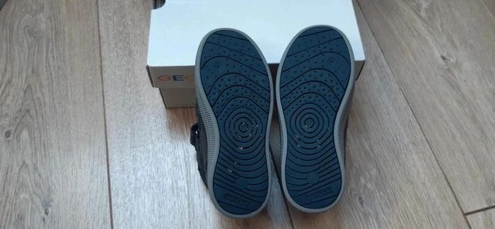 Chaussures geox grise/rouge pointure 27 - photo numéro 8