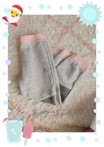 Pantalon de sport decathlon taille 4 5 ans gris