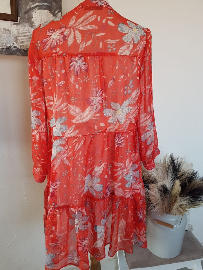Robe rouge à fleurs. Voile transparent doublé. Sarah John Paris. T3 42, aisselles 54cm, haut 84cm. - photo numéro 3