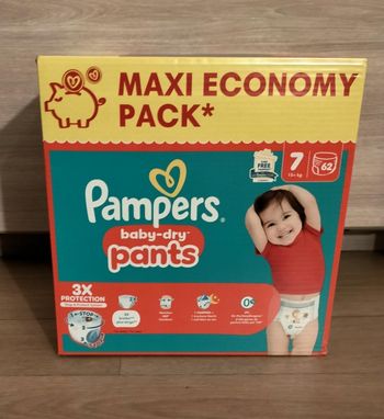 Couches pampers baby dry pants taille 7