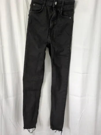 Jean noir pull & bear