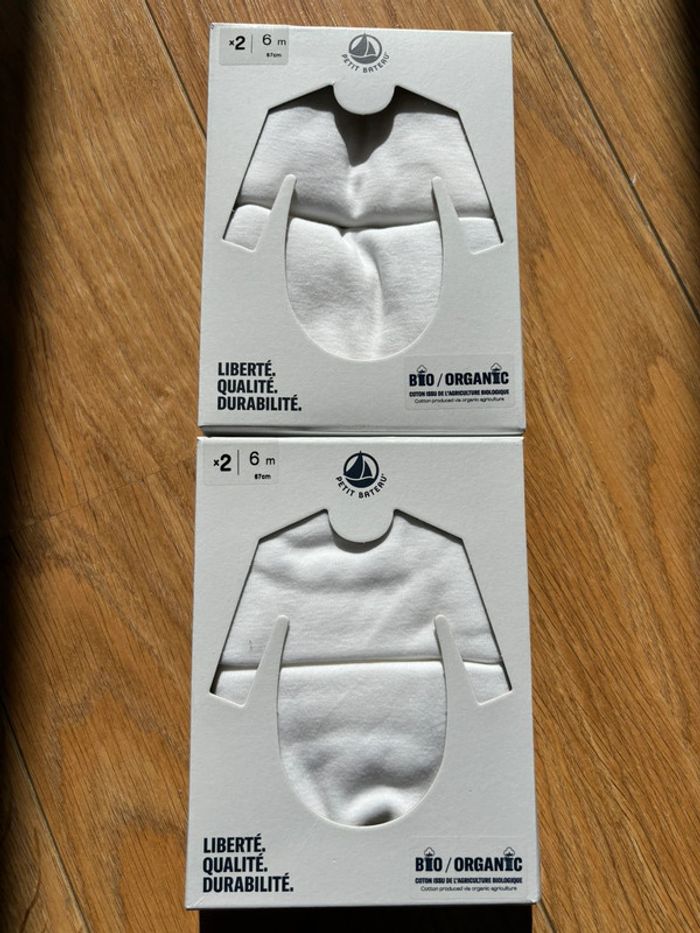 Lot de 4 bodies ML Petit Bateau neufs 6M