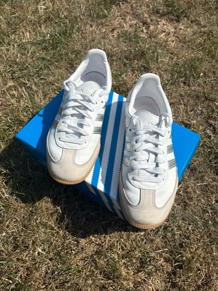 Adidas samba blanche et argent grise 37 1/3