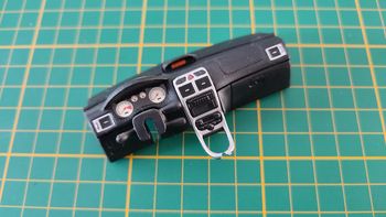 Tableau de bord abimé pièce détachée miniature Peugeot 307 CC Solido 1/18 1/18e 1/18eme #B71