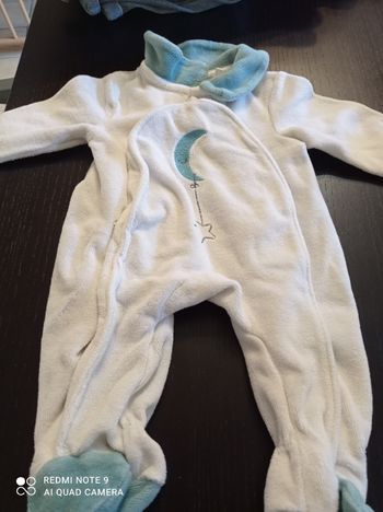 Lot de 2 pyjama 1 mois très bon état