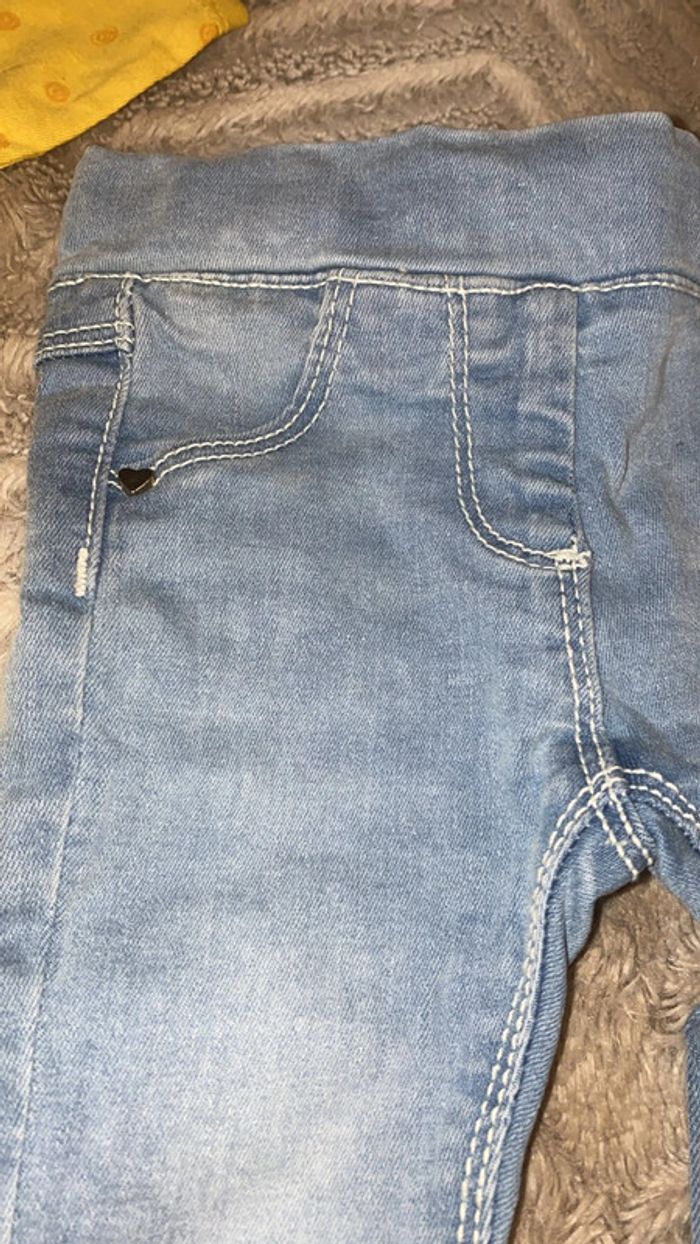 Slim clair + tee shirt lapin neuf - photo numéro 3