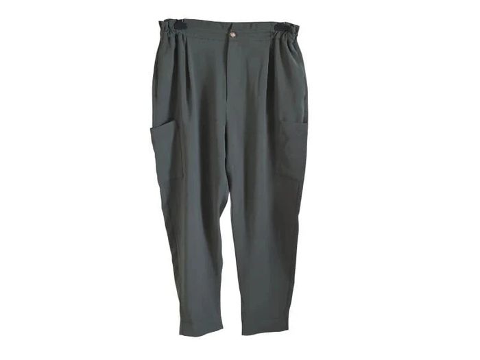 C61 pantalon vert Zara 44