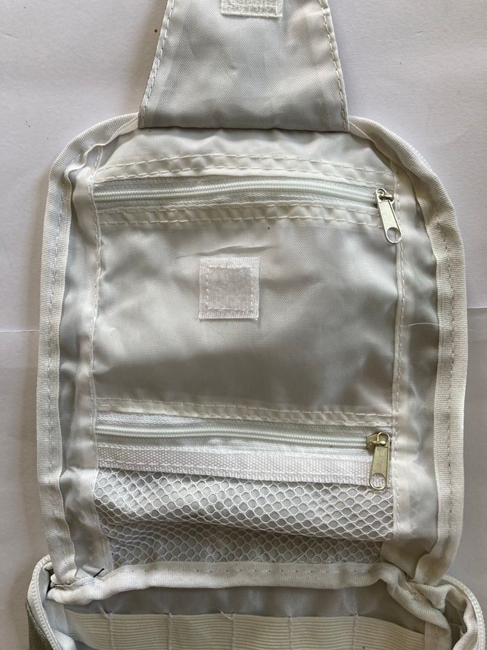 Trousse de toilette avec crochet - photo numéro 5