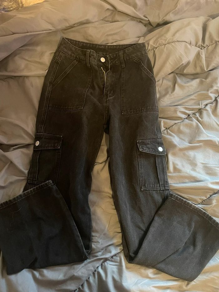 Pantalon cargo noir femme SHEIN Petite – look streetwear tendance