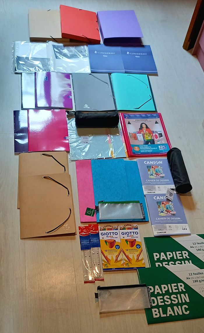 Lot de fournitures scolaires neuves - photo numéro 2