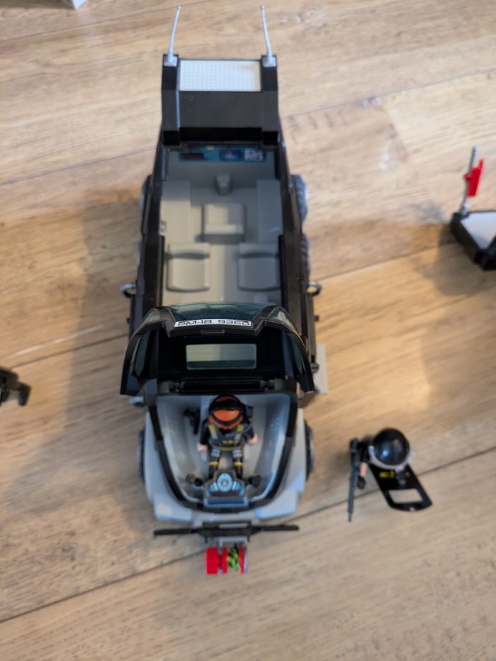 Camion policiers d'élite Playmobil 9360 - photo numéro 4