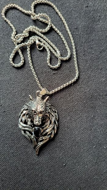 Pendentif loup