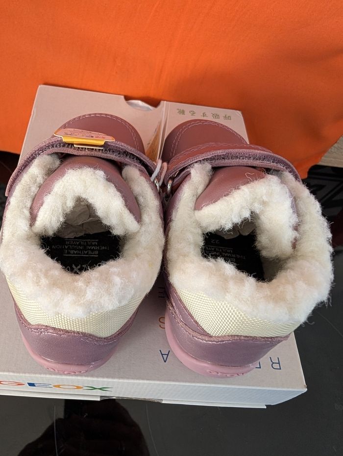Chaussures fourrés fille. Conseillé par les podologues. Taille 22. Neuf. Geox. - photo numéro 4