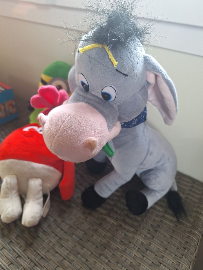 Lot peluches (Ane shrek , 2 peluches minion et 1 fraise) - photo numéro 2