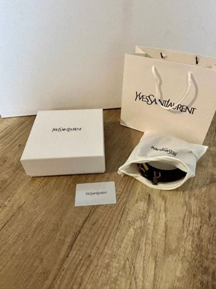 Ceinture Yves Saint Laurent cuir noir 100 cm – boucle dorée - photo numéro 7