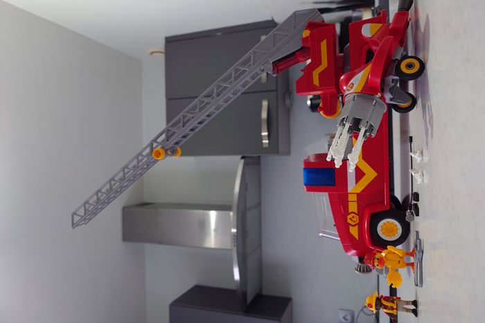Jouet Camion (+bombardier eau) de pompier Playmobil - photo numéro 2