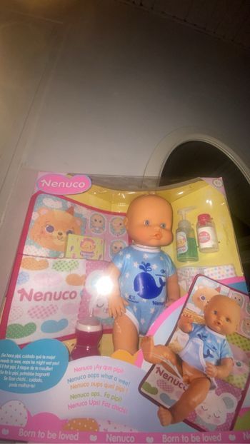 Nenuco qui fait pipi pour de vrai
