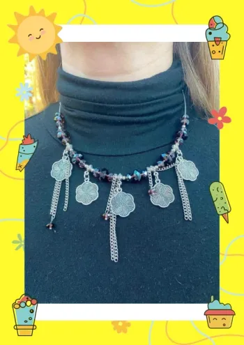 Collier argenté perles violettes fleurs